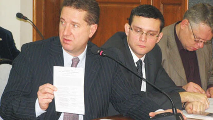 Ponad 2 miliony na administrację?