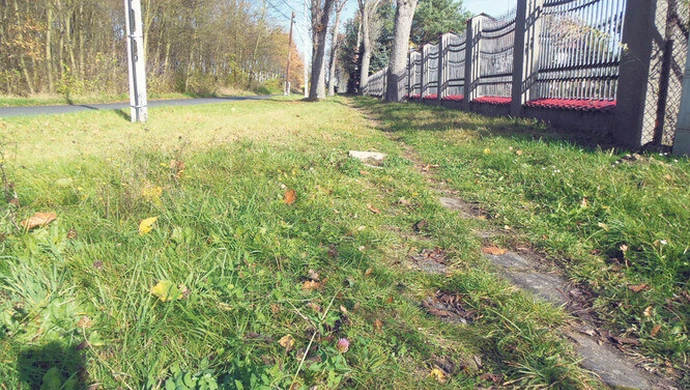 Na nowy chodnik pieniędzy nie ma