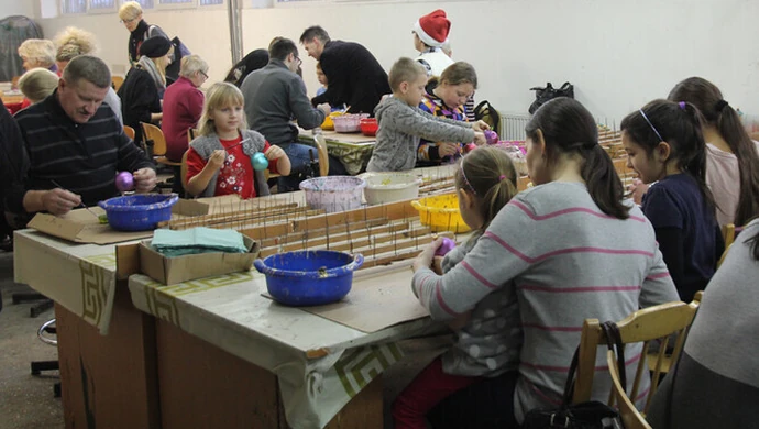 Zwiedzali piotrkowską manufakturę bombek