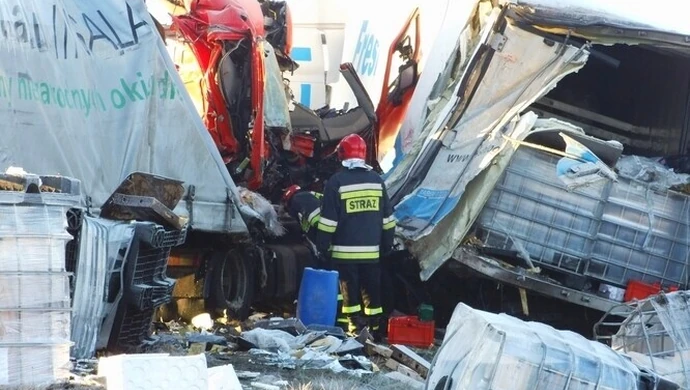 20-letni kierowca TIR-a walczy o życie