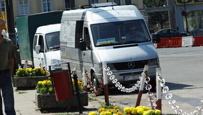 Sprawdzają stan techniczny busów