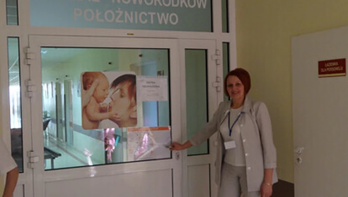 Kolejne puste miejsce przy stole...