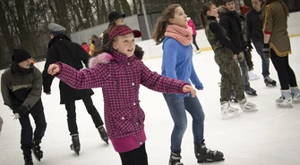 Bawili się na piotrkowskim lodowisku