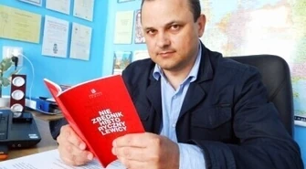 &#8222;Niezbędnik pokazuje pomijaną historię&#8221;