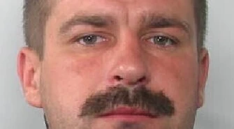 Spowodował wypadek po pijanemu &#8211; jest poszukiwany