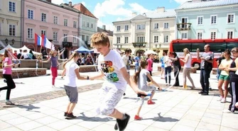 W Rynku skakali na skakankach