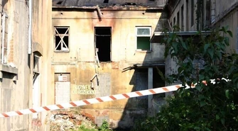 Pożar w starej fabryce bombek