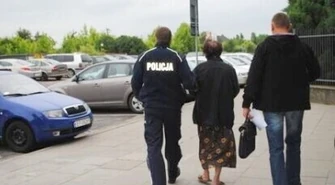 Ugodziła nożem koleżankę