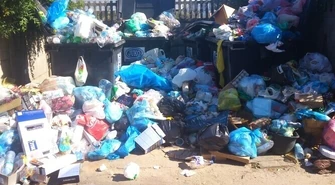 Mieszkańcy podrzucają śmieci prezydentowi?