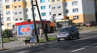 Czy słup zasłania przejście?