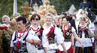 Dożynki kłosami zbóż malowane