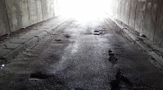 Kto powinien wyremontować tę drogę?