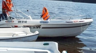 Silny wiatr wywrócił żaglówkę