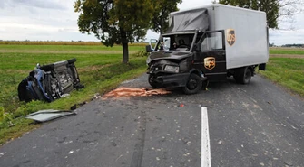 Czołowe zderzenie iveco z fordem
