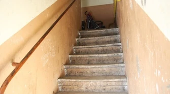 Za 255 tysięcy odświeżyli klatki schodowe