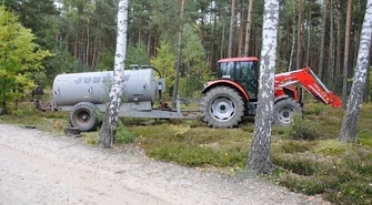 Ukrył w lesie ciągnik wart ponad 200 tysięcy 