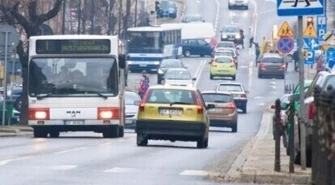 Groźne zderzenie forda z motocyklem
