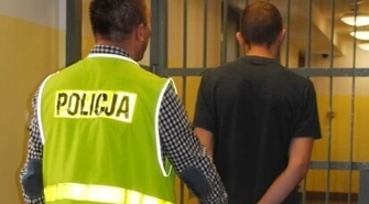 Kopali, bili i polali benzyną 15-letniego kolegę