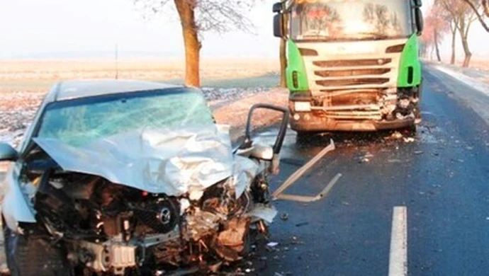 23-latek jechał za szybko – trafił do szpitala