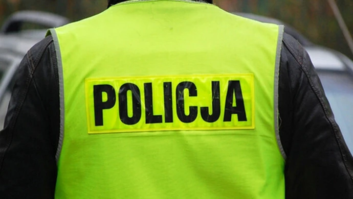 Policjanci uratowali 82-latka przed zamarznięciem