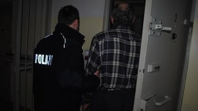 57-latek udusił psa łańcuchem