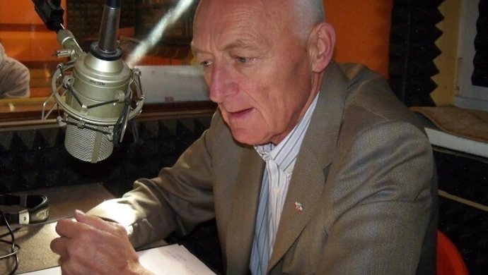 Przekrzywiony znak, niesprawna sygnalizacja, brak rozkładów jazdy