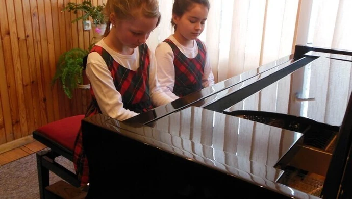 Sukcesy młodych pianistek z Piotrkowa
