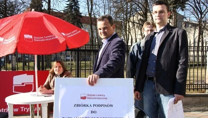 SLD zbierał podpisy