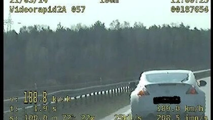 Rekordzista na drodze - jechał 227 km/h