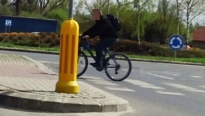 „Przypominam: nie wolno przejeżdżać przez przejście dla pieszych”