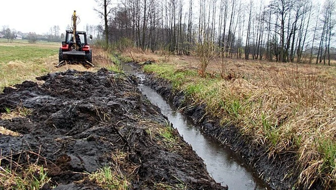 Wiosenne porządki na polach, drogach, chodnikach