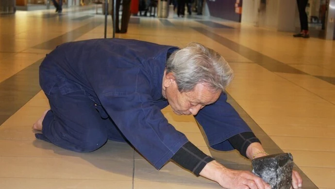 Performerzy w piotrkowskiej galerii