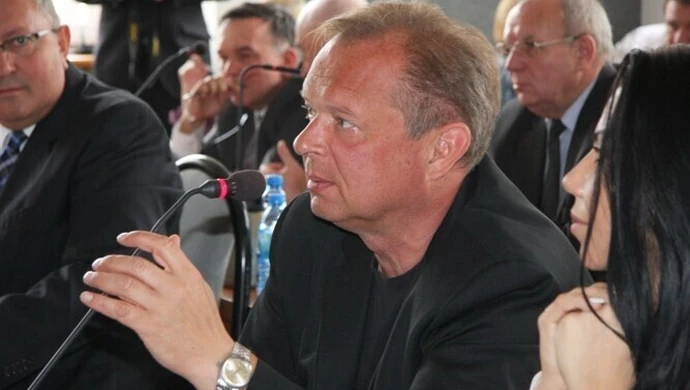 Radny Szcześniak nie przychodził na posiedzenia, więc...