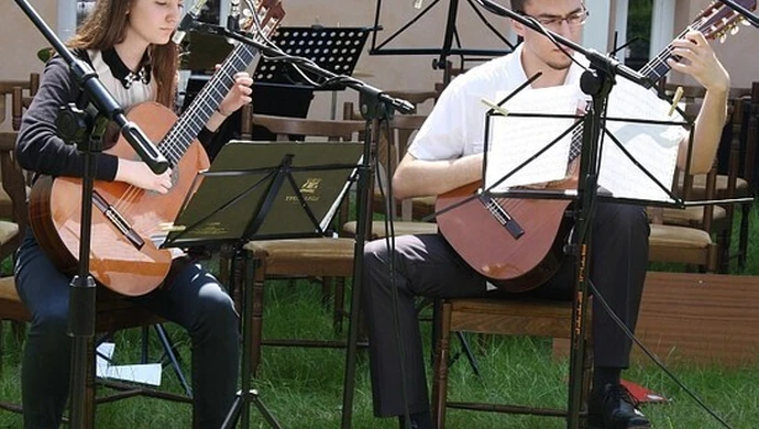 Posłuchaj, pogrilluj!