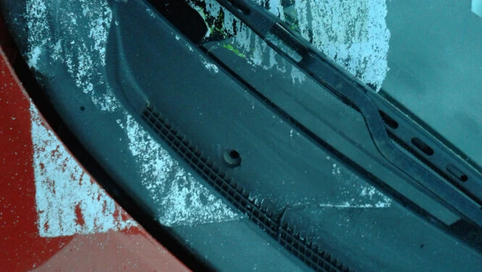 Samochody zniszczone przez... ulotki