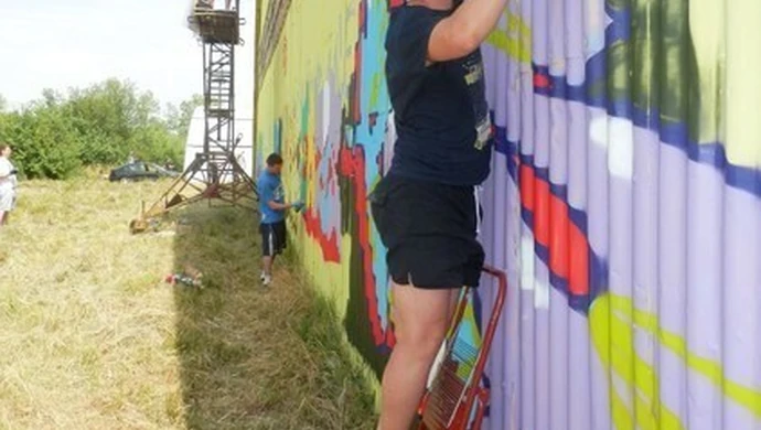 Grafficiarze na piotrkowskim lotnisku 