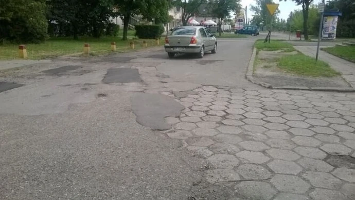 "Żeby Polska nie zginęła", czyli jak połatali byłą Wierzbową