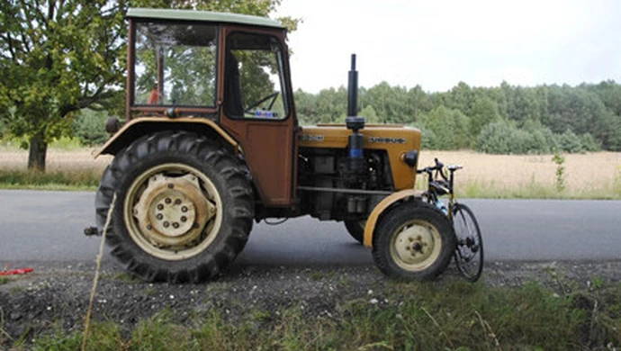 Medalistka olimpijska wjechała rowerem w ciągnik rolniczy