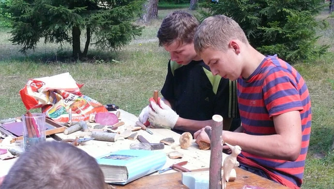 "Kolorowa lokomotywa" zawitała do harcerskiej stanicy