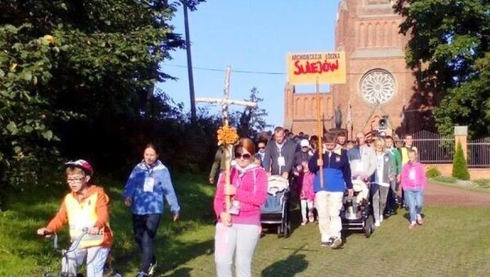 Pielgrzymi z Sulejowa wyruszyli na Jasną Górę 