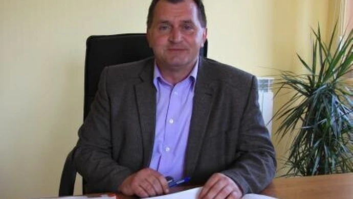 Droga w Stobnicy, szkoła w Trzepnicy