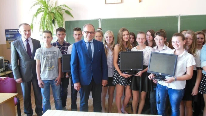 Gorzkowice. Szkoła dostała komputery