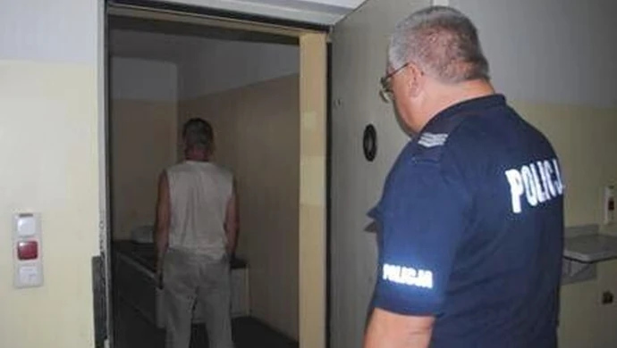 Ukradli wózek z placu firmy 