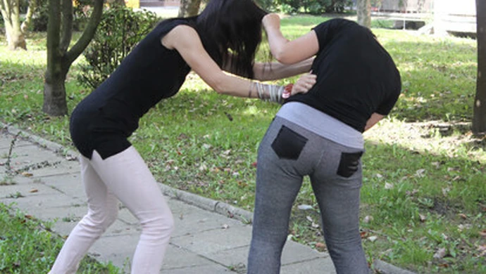 Teraz biją dziewczyny!