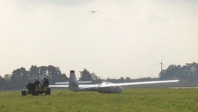 Mimo protestów, wiatrak elektrowni stanął