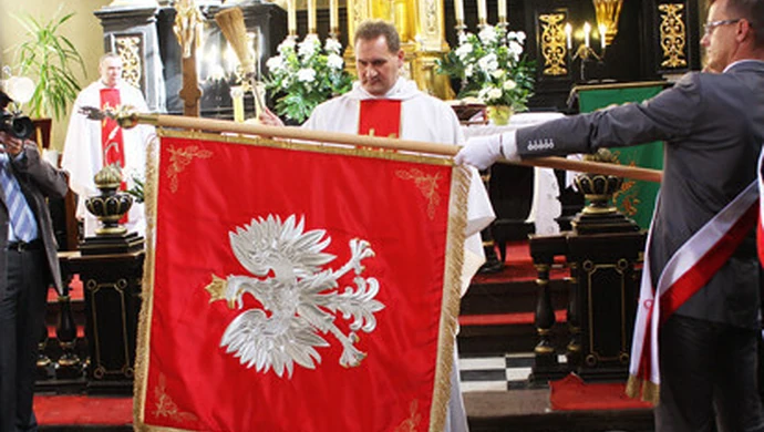 Poświęcili nowy sztandar "Szesnastki"