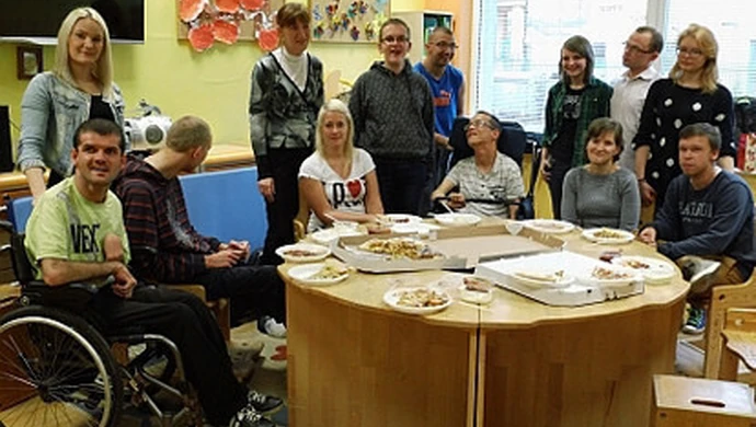 Ona pójdzie ze mną do kina