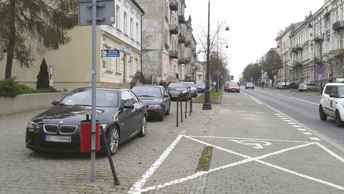 W płatnej strefie można parkować za darmo?