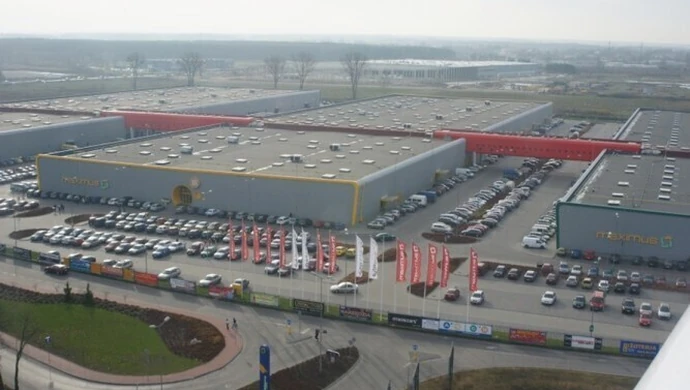 Ptak kupuje podwarszawskie centrum targowe