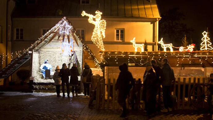 Żywa szopka przy klasztorze oo. Bernardynów